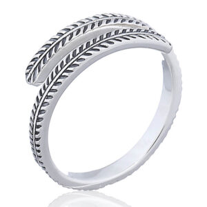 A twirl leaf silver line opened ring