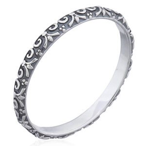 A classic vectors crown 925 silver oxidized ring