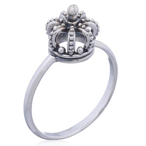 A 925 silver band ring crown on top