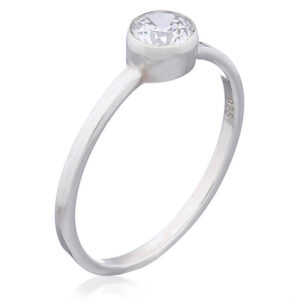 A 925 silver ring round clear cubic zirconia