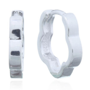 A pair of flower huggie hoop earrings in 925 sterling silver