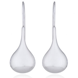 A pair of teardrop hook earrings in 925 silver
