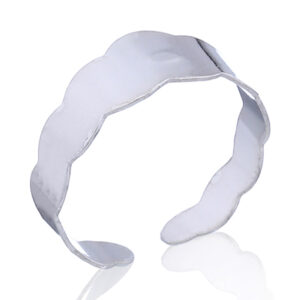 A wavy flat sterling silver band toe ring