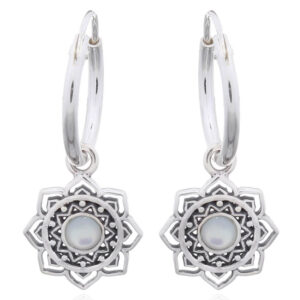 A pair of 925 silver endearing mandala flower with mop earrings