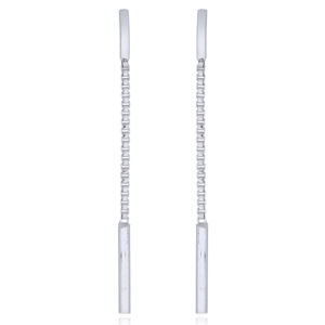 A pair of simple bar stud cable chain earrings