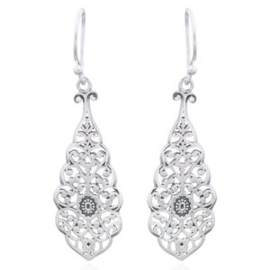 A pair of filigree flower in silver vintage dangle earrings