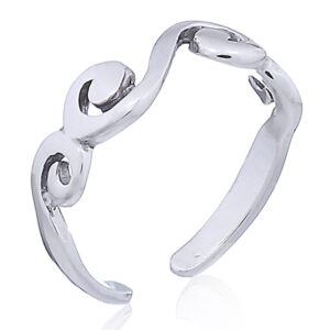 A dainty gorgeous sterling silver toe ring