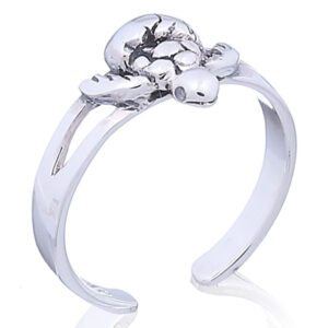 A sterling silver sea turtle toe ring hatching baby turtle