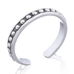 A beaded oxidized 925 silver toe ring