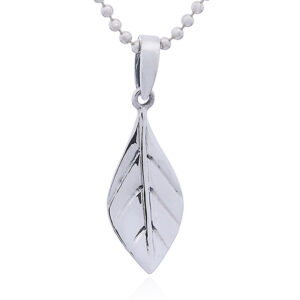 A cute leaf polished sterling silver pendant
