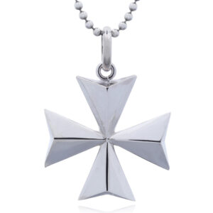 A malta cross silver pendant
