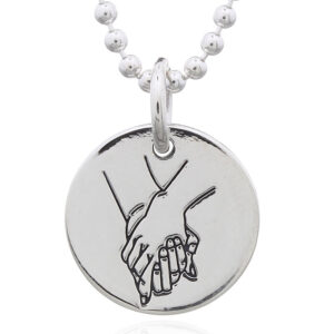 A engraved holding hands 925 silver disc pendant
