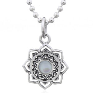 A mandala flower with mother of pearl pendant 925 silver