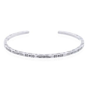 A engraved floral pattern square cuff 925 silver bangle