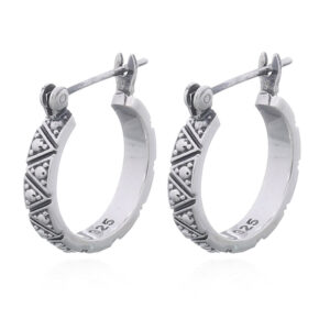 A pair of silver spots on each mini triangle link hoop earrings