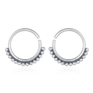 A pair of beads curve link silver circle drop earrings