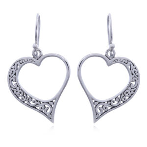 A pair of 925 vintage heart dangle earrings