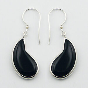 A pair of paisley silhouette black agate 925 sterling silver earrings