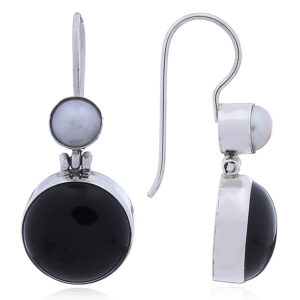 A pair of freshwater pearl round black agate classy earrings