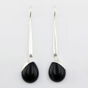 A pair of hinged shiny stick hangers drop earrings pear cut black agate