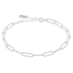 A hammered paperclip 925 sterling silver bracelet