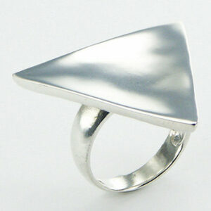 A stunning shiny concaved 925 silver minimalistic triangle ring