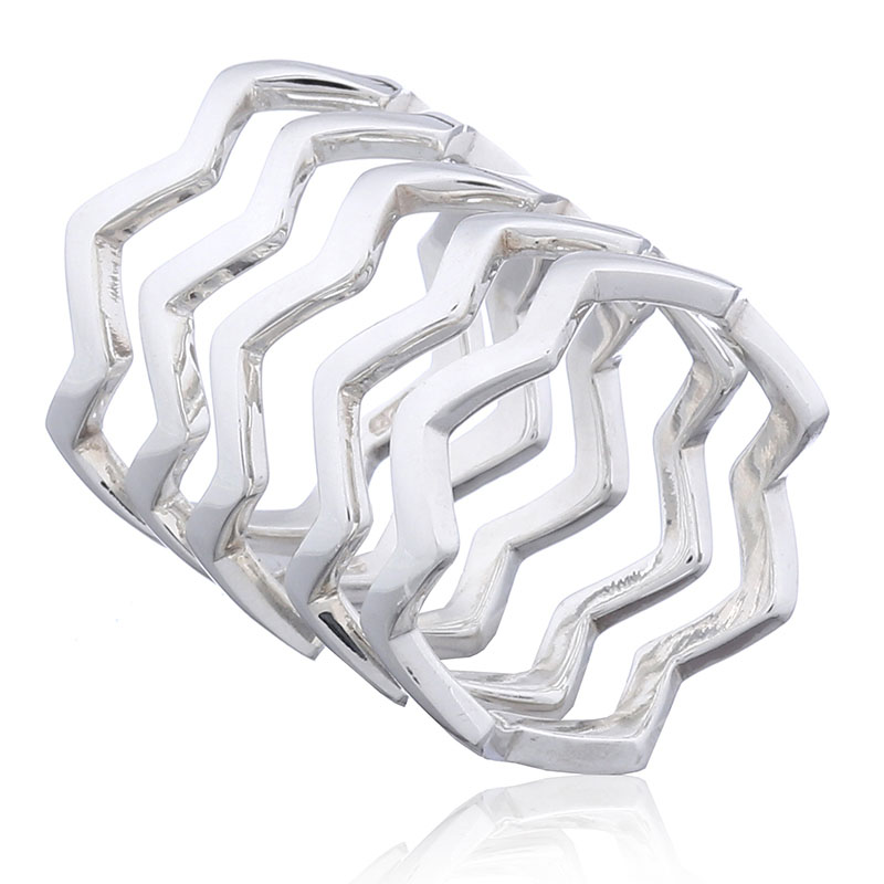 A zigzag stacked sterling silver ring set of five
