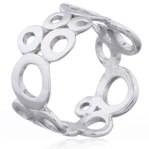 A fashionable sterling silver ring interconnected various donuts