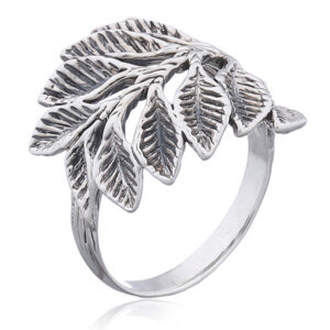 A exquisite antiqued sterling silver branch and leaves ring