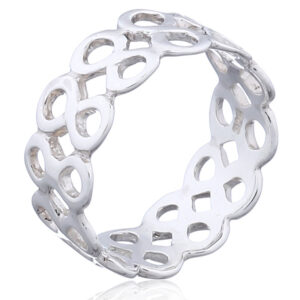 A sterling silver side-to-side infinity band ring