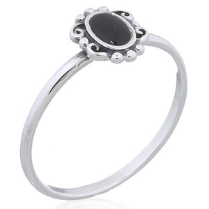 An antiqued black stone mirror vendor 925 silver ring