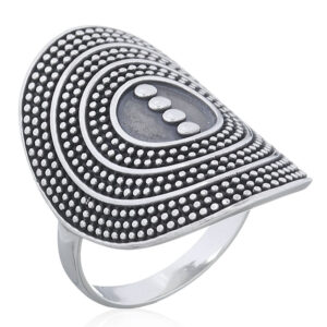 A 925 silver ring dotted the band circle