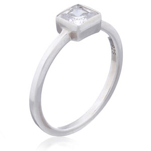 A 925 silver ring clear squared cubic zirconia stone