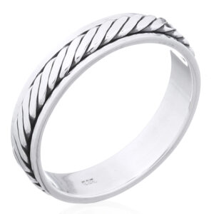 A flat twisted wire spinner 925 sterling silver band ring