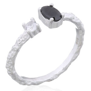 A white and black cz faced silver 925 ring hammered