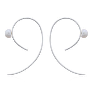A pair of freshwater pearl 925 sterling silver wire drop earrings