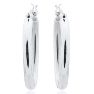 A pair of plain 925 sterling silver oval hoop woman earrings