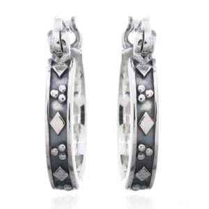 A pair of detailed rhombus and dots hoop silver earrings