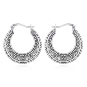 A pair of boho chic classy hoop earrings 925 silver