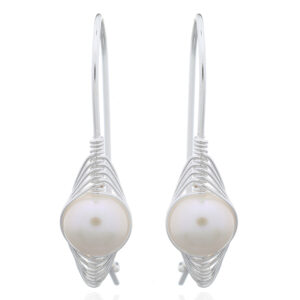 A pair of extremely beautiful shell pearl drop 925 silver earrings