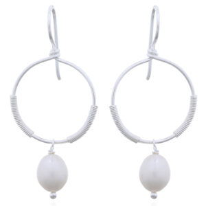 A pair of lone dangling pearl open circle 925 dangle earrings
