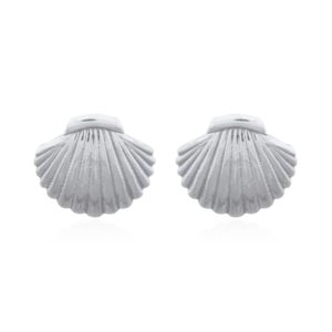 A pair of cockle shell 925 sterling silver stud earring