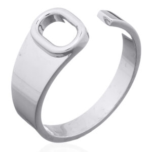 A sterling silver initial letter "o" ring