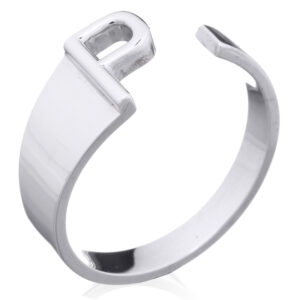 A sterling silver initial letter "p" ring