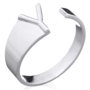 A sterling silver initial letter "y" ring