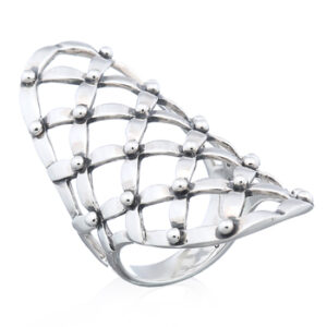 A fishnet sterling silver full finger ring