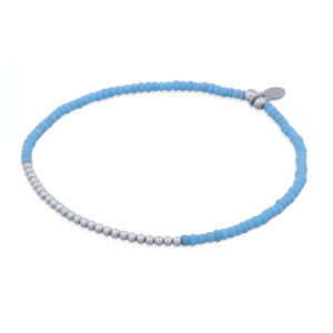 A middle silver bead chains stretch bracelet