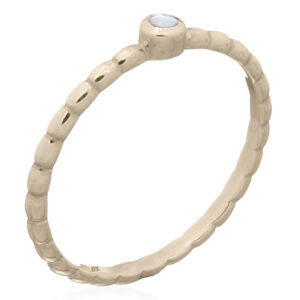 A dainty mother of pearl point on 925 silver gold plated ring