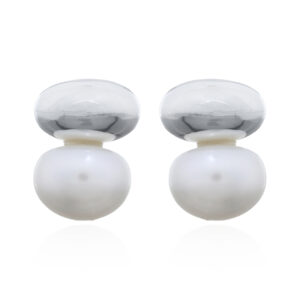 A pair of 925 silver elegant bean spliced freshwater pearl stud earrings