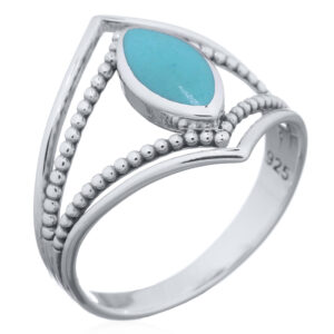 A exquisite green stone boho style 925 sterling silver ring